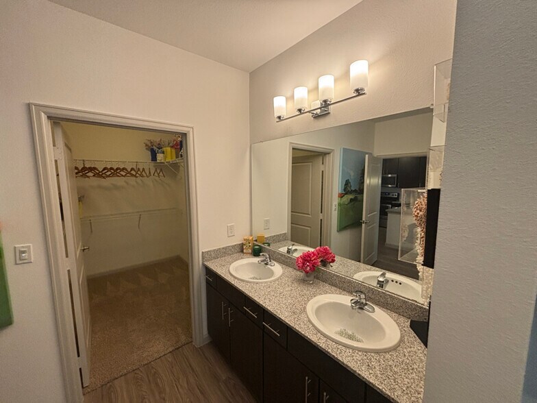 Building Photo - 1271 Sadler Drive