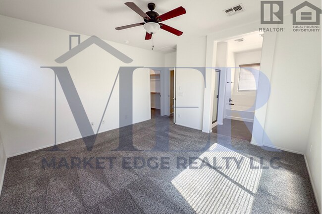 Building Photo - 3Bed/2Bath House in Buckeye! Ready for Immediate Move-In! -- FENCED-IN YARD!