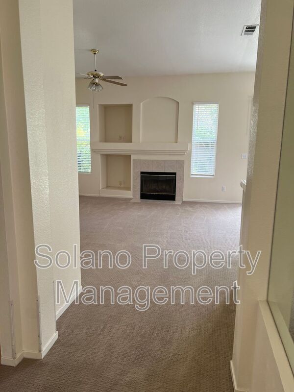 Building Photo - 480 Stern Dr