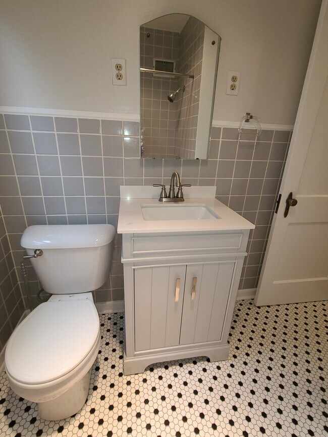 Building Photo - 519 5th Ave SW