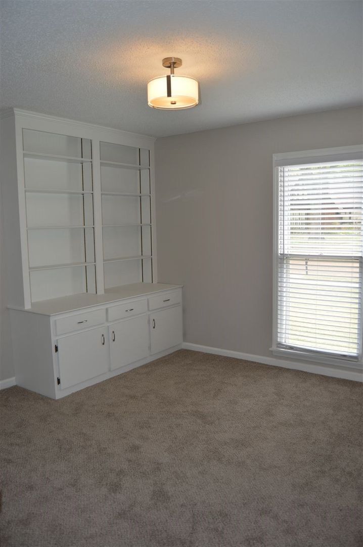 Building Photo - 3765 Birchvale Dr