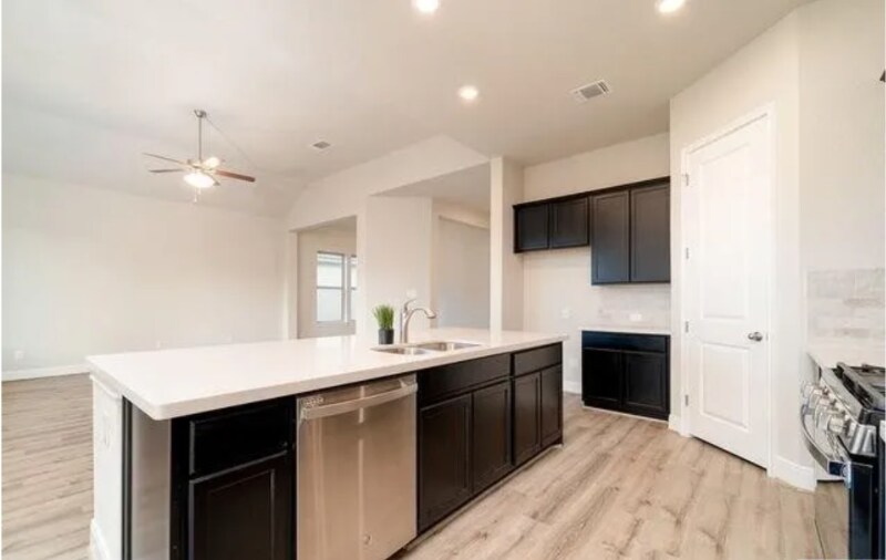 Building Photo - 105 Giverny