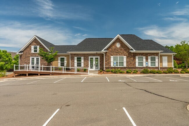 Building Photo - 500 Kings Lake Wy