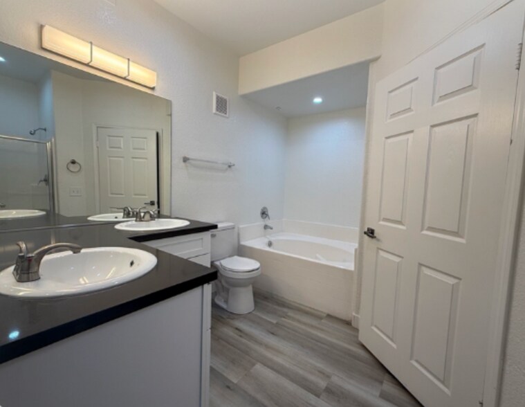 Building Photo - 9975 Peace Way