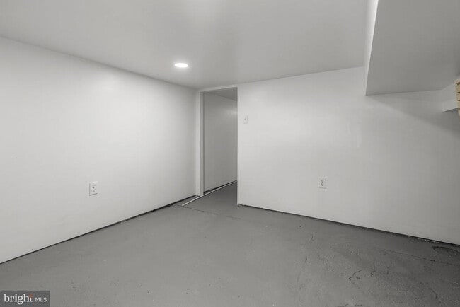 Building Photo - 1213 Washington Blvd