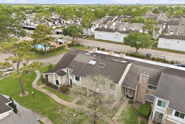 Building Photo - 12027 Willow Trail