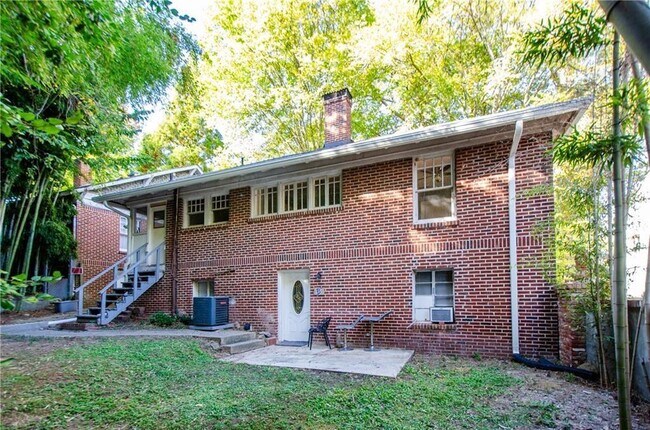 Building Photo - 17 Peachtree Ave NE