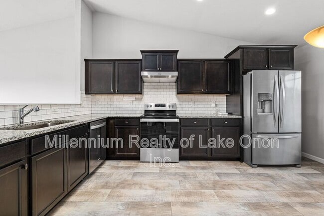 Building Photo - 7158 Primrose Ln