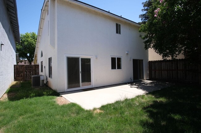 Building Photo - 3 Bedroom 3 bath home in Modesto