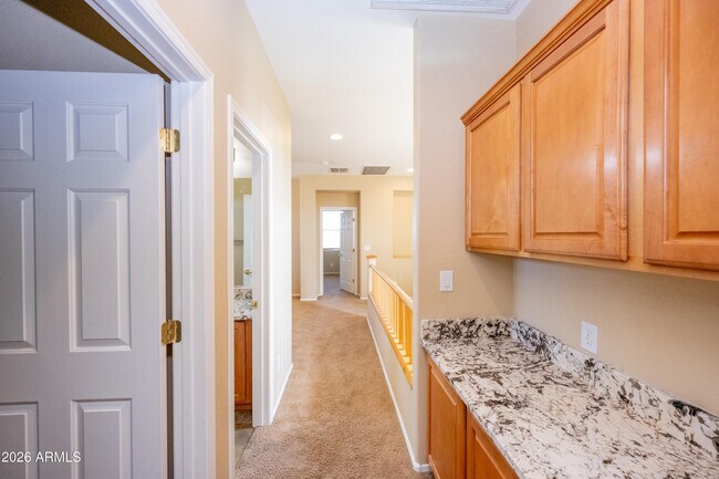 Building Photo - 2023 W Shackleton Dr