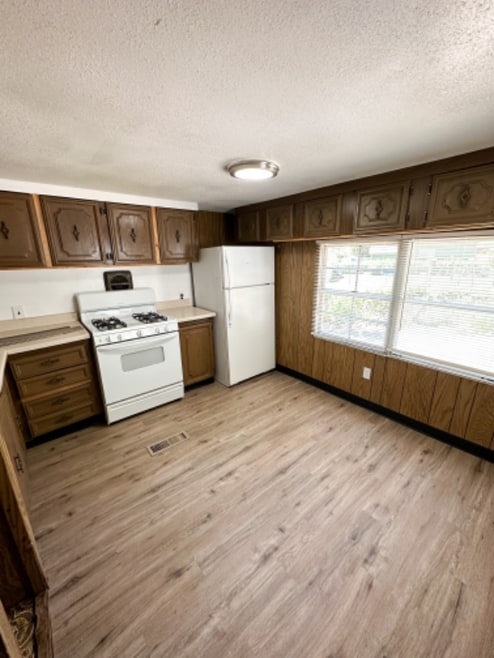 Building Photo - 2006 10th Ave N