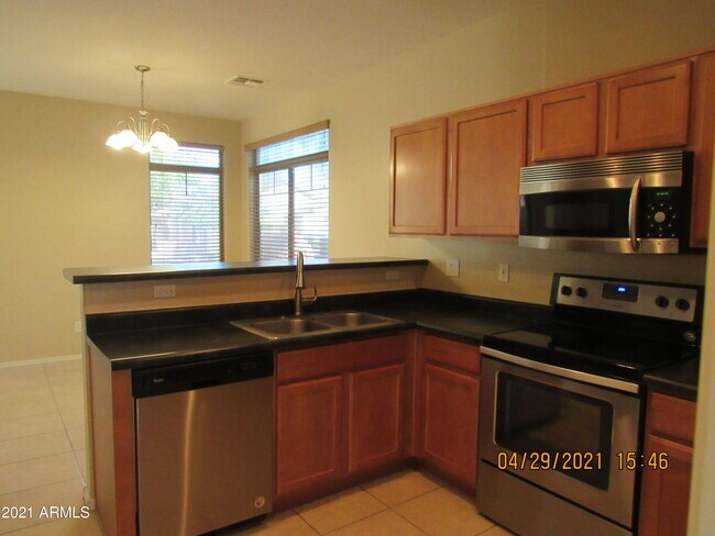 Building Photo - 1258 E Thompson Way