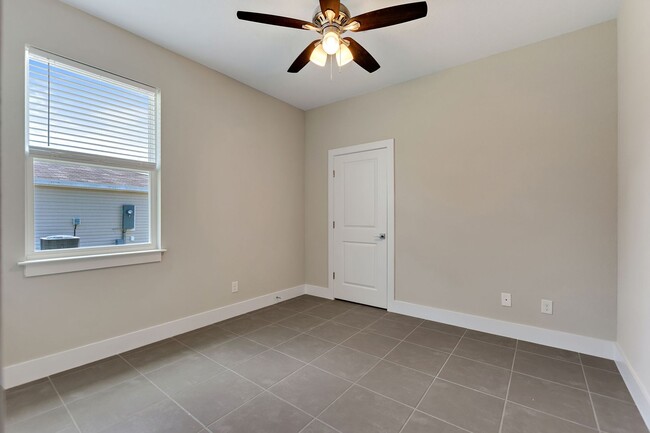 Building Photo - Deposit-Free! Modern, energy efficient hom...