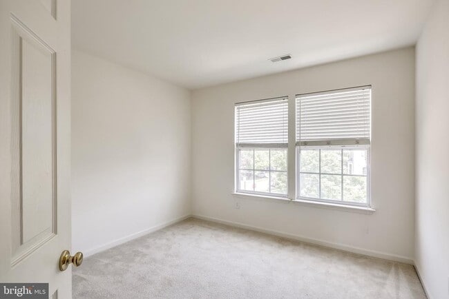 Building Photo - 2702 Snowmill Ct
