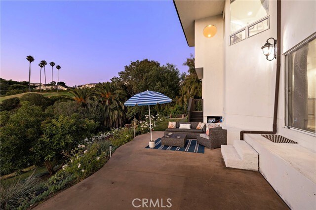 Building Photo - 449 Avenida Crespi