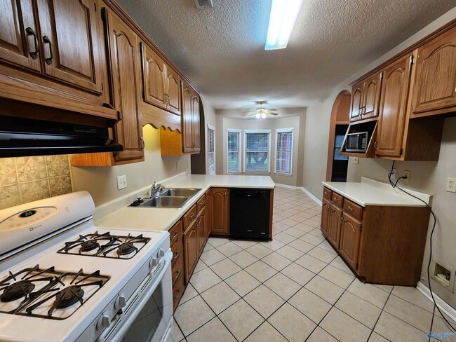 Building Photo - 97 S Interlaken Dr