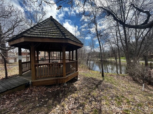 Building Photo - Renovated 2 Bed 1.5 Bath 1 Car Garage! - D...