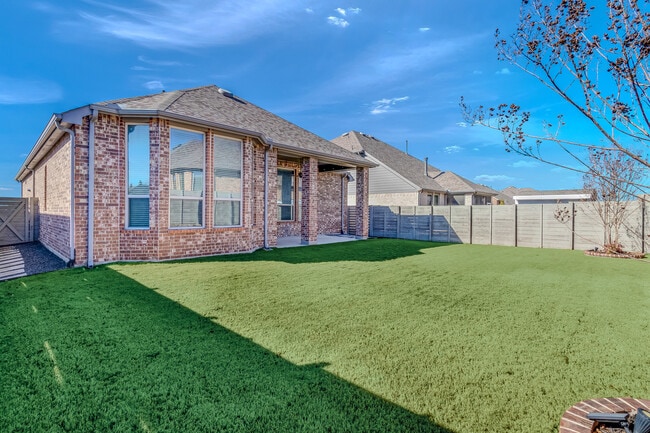 Building Photo - Harvest 1020