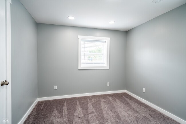 Building Photo - 1631 Columbia Ave