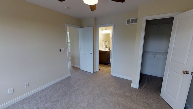 Building Photo - 1307 Sleepy Hollow Rd