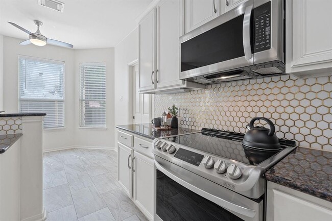 Building Photo - 13202 Fawn Valley Dr