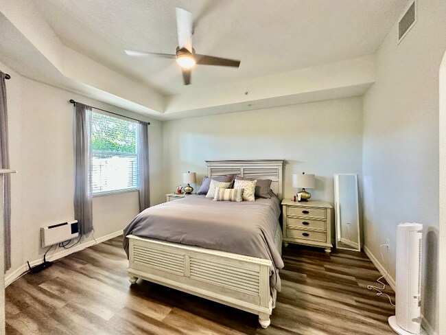 Building Photo - 1335 Mariposa Cir