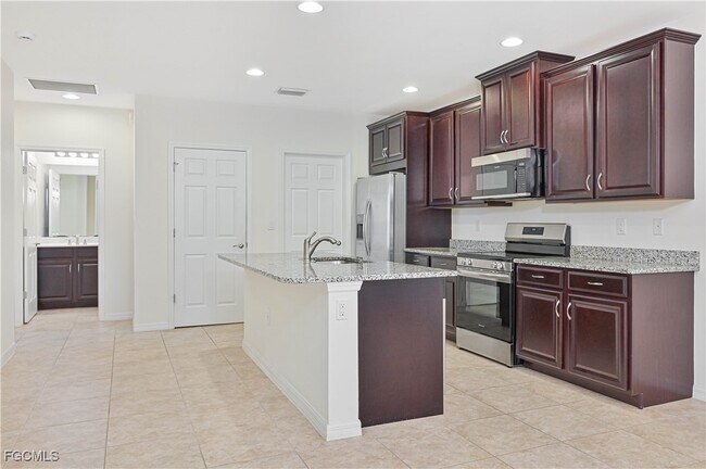 Building Photo - 4278 Dutchess Park Rd