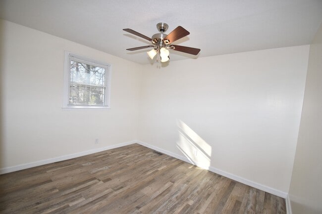 Building Photo - Rob Rd-142