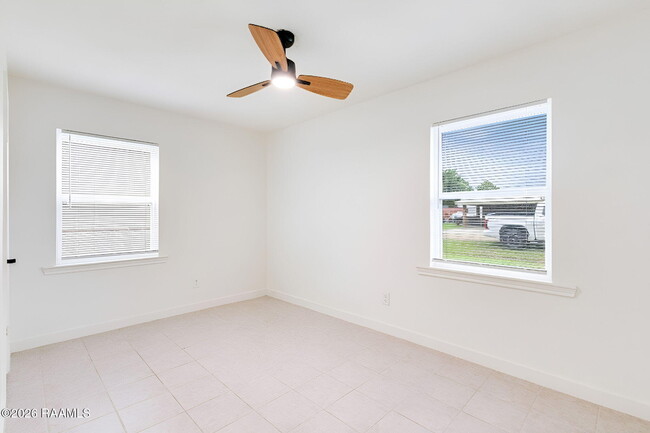 Building Photo - 304 W Broussard St