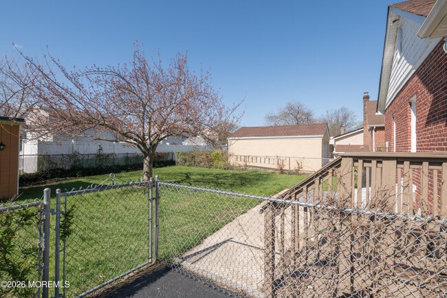 Building Photo - 166 Morningside Ave