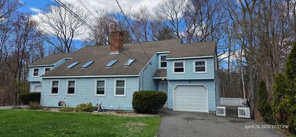 Building Photo - Tastefully Updated 3-bedroom, 2.5-bath rental in Derry