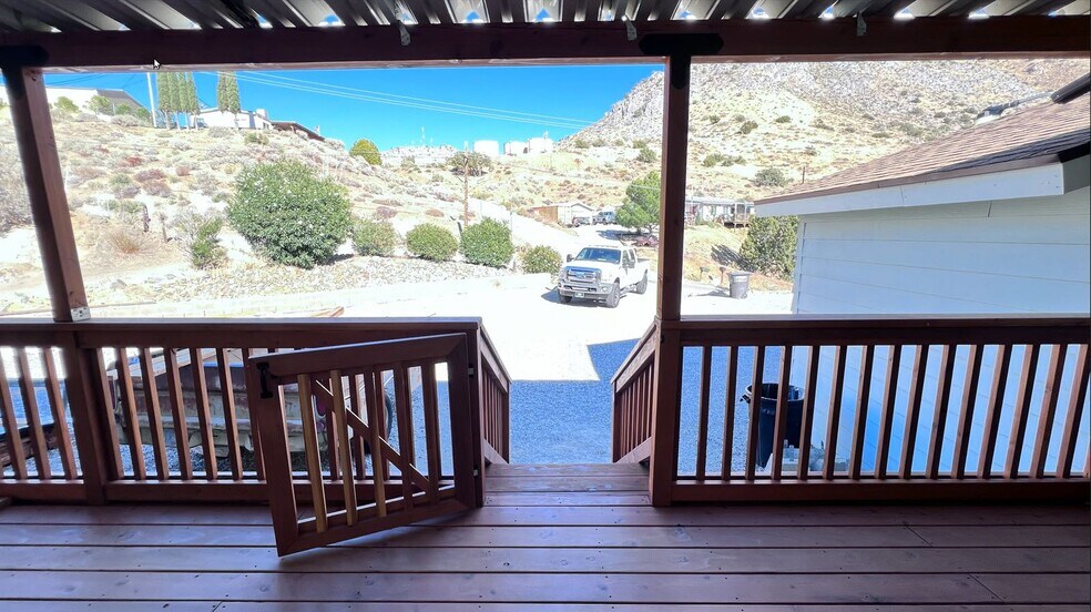 Building Photo - 121 Larch Ct