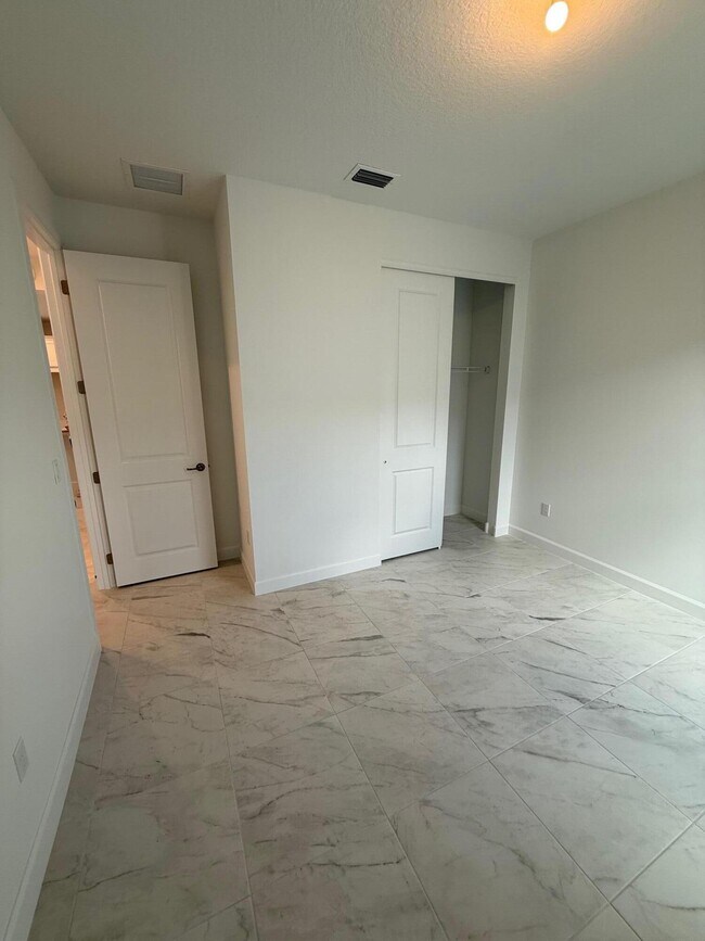 Building Photo - 13509 SW Bally Dr