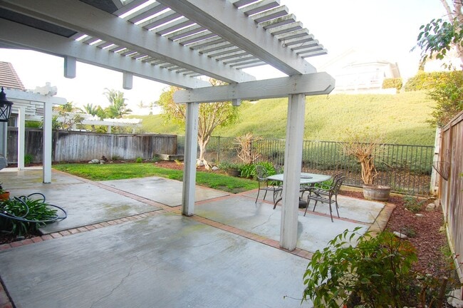 Building Photo - Charming 3 Bedroom, 2.5 Bath Home in Marbl...