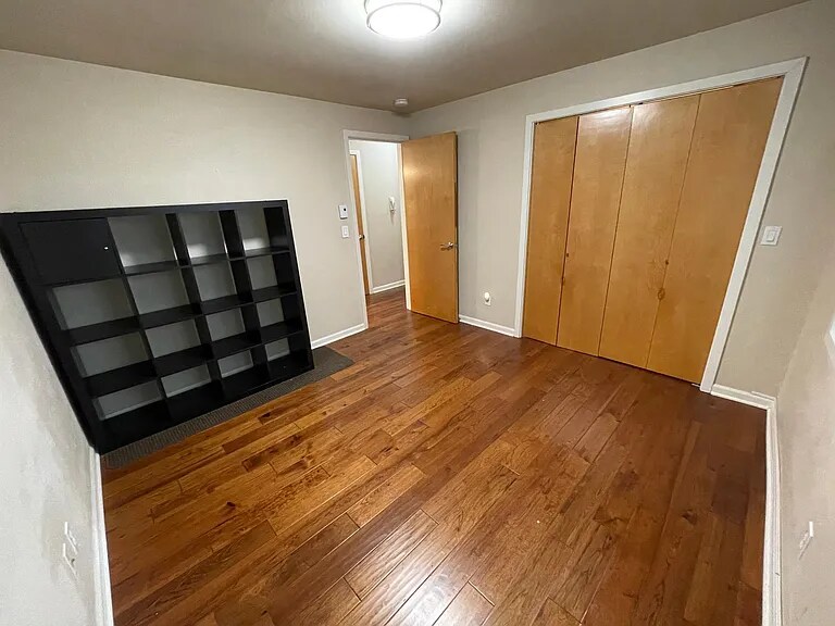 Building Photo - 2423 8th Ave N