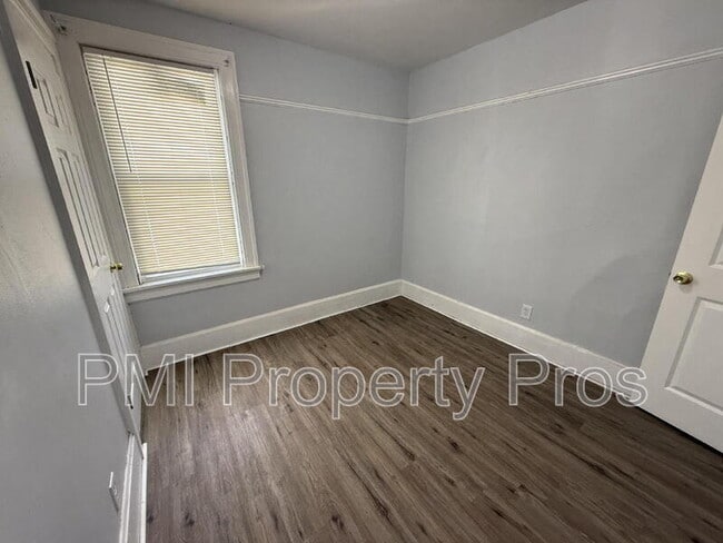 Building Photo - 2853 N Booth St