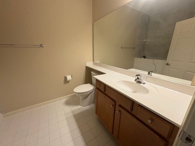 Building Photo - 3BR/2BA Condo with Sunroom & 2-Car Garage