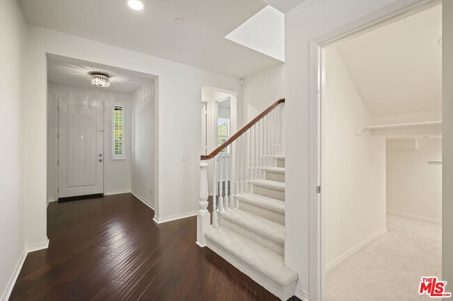 Building Photo - 4928 Princess Dr