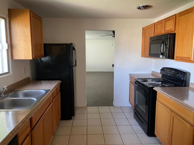 Building Photo - House for Rent!!