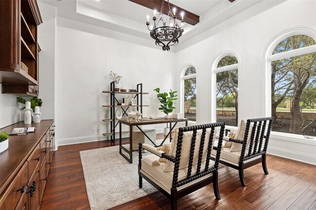 Building Photo - 4805 Mirador Dr