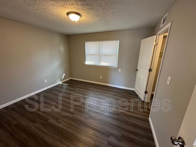 Building Photo - 218 Watt St