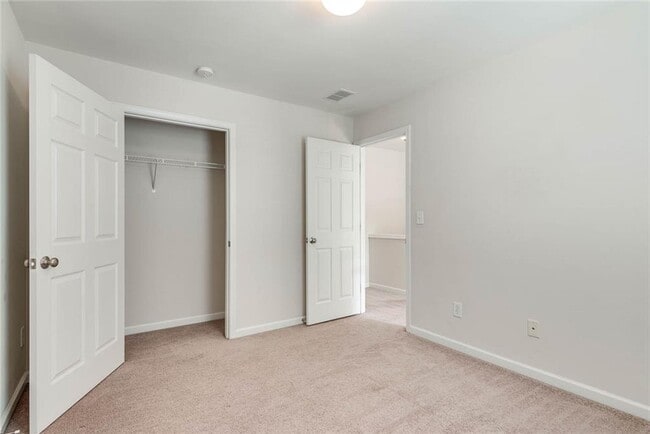 Building Photo - 2262 Young America Dr NE