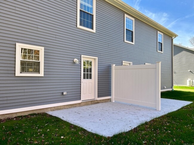Building Photo - 481 Norwich Ave