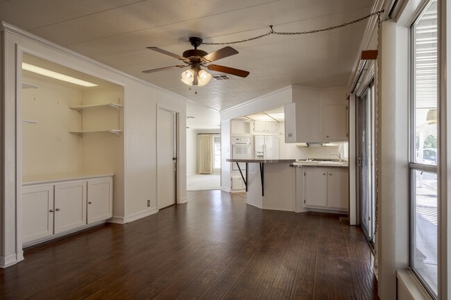 Building Photo - 25361 De Waide Ave