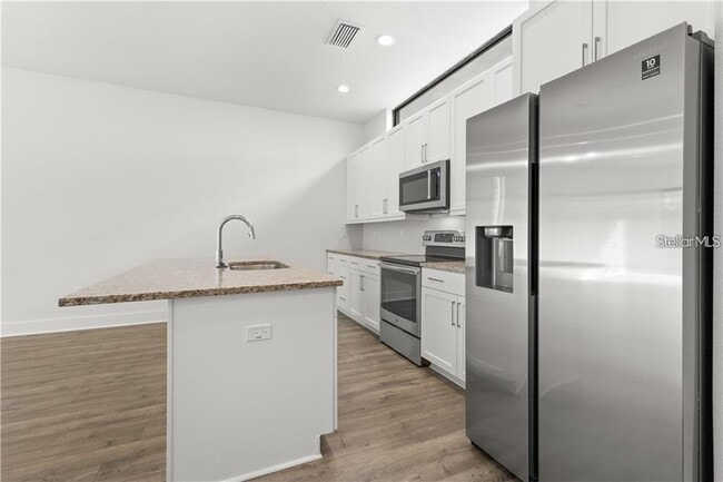 Building Photo - 4810 W McElroy Ave