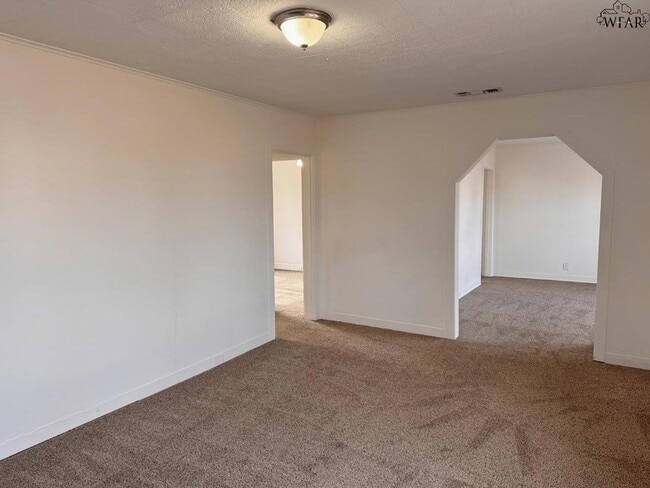 Building Photo - 2209 Talunar Ln