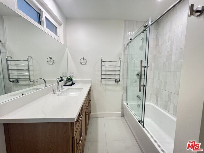 Building Photo - 251 Monte Grigio Dr