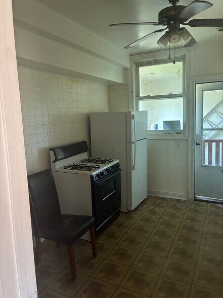 Building Photo - 1119 N Harding Ave