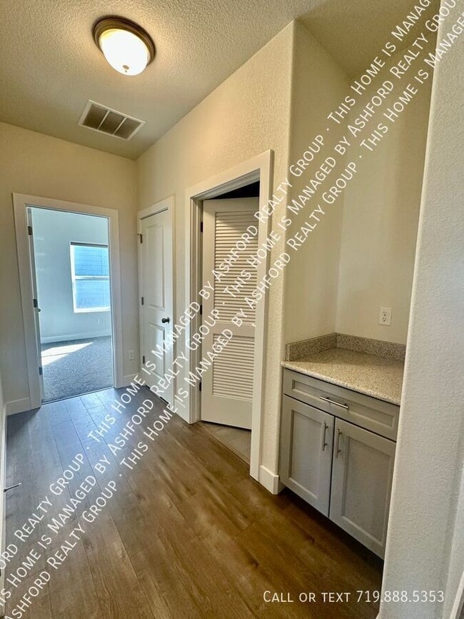 Building Photo - 8313 Noreen Falls Dr