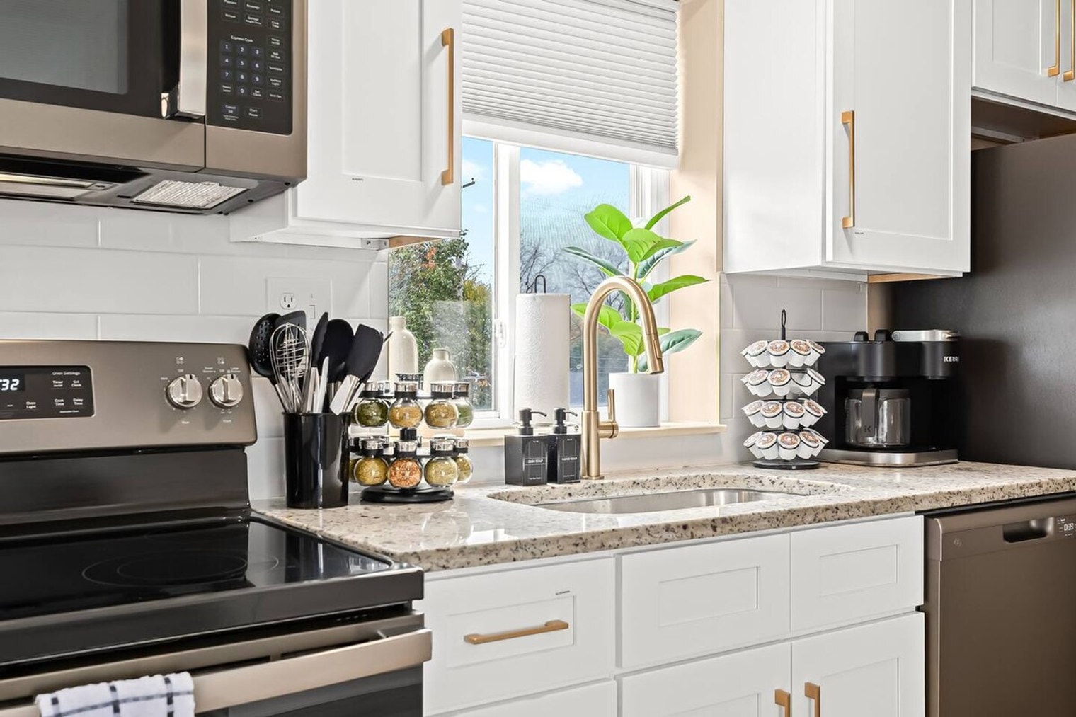 Building Photo - 27850 Gratiot Ave